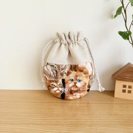 ラウンド型のミニ巾着（リアル猫ちゃん）