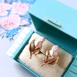 《Avon》 “Genuine Porcelain Rose” エイボン ヴィンテージイヤリング