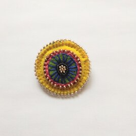 ビーズ刺繍のブローチ⑩