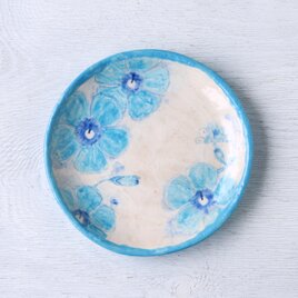 訳あり・青い花と蝶絵の手描き絵皿