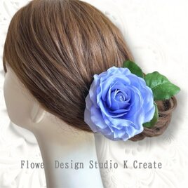 ブルーローズと葉っぱの髪飾り　Uピン　フラメンコ　フローレス　ダンス　成人式　入学式　卒業式　水色　ブルー　バラ　葉っぱ付き