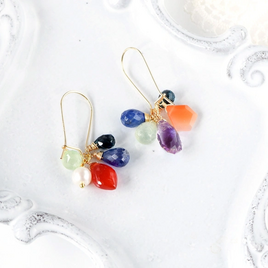 配色美 ― タンザナイトとカラーストーンのアシンメトリーピアス14kgf