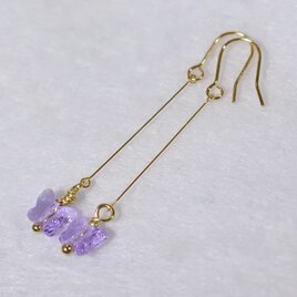 ゴールドチタンピアス・スワロフスキーの小さな紫の蝶