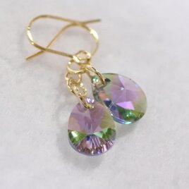 ゴールドチタンピアス・スワロフスキーペアシェイプ（クリスタルパラダイスシャイン）