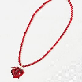 琥珀のカメオペンダント