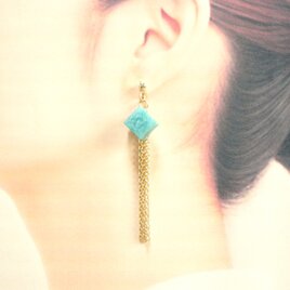 レジンアート　キューブとフリンジのピアス〈遠き山脈〉