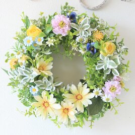 春の彩りを楽しむマーガレットのナチュラルリース（27cm）