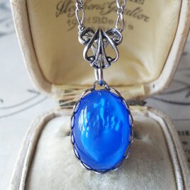 ヴィンテージ　サクレ･クール（青色）／ Leaf　Silverトーン クラシカルネックレス