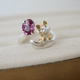 マラヤガーネット茶白猫リング