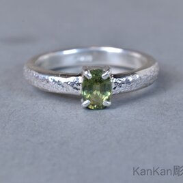 グリーンサファイアのリング