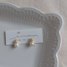 14kgf 優しいオレンジカラー淡水パールの２粒華奢ピアス