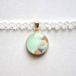 【受注製作】レジンアート　ラウンドモチーフとタティングレースとサテンリボンのチョーカー〈ブーケ・グリーン〉