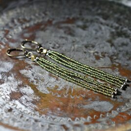 フランスアンティーク古金色メタルビーズの4連ピアス