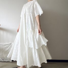 コットンレースのナチュラルワンピース