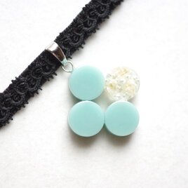 【受注製作】レジンアート　ラウンドモチーフとタティングレースとベルベットリボンのチョーカー〈丸を連ねて・催花雨〉