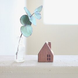 小さな木の家 ーヨーロッパの民家49ー｜ウォールナットの家型オブジェ・木工雑貨