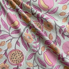 インド ブロックプリント生地 [50cm単位] サンガネリ ザクロ on グリーン 花 フラワー PP IF0499