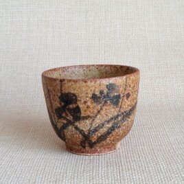 湯のみ（鉄絵花紋a）