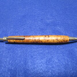 屋久杉瘤　泡瘤　椿油仕上げ　ワンピースタイプの木軸ボールペン(シャープペンシル)