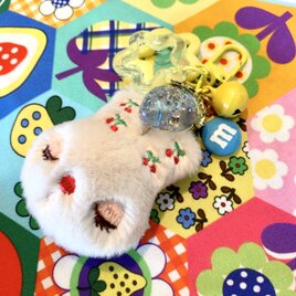 さくらんぼ刺繍ふわとろうさぎファー×カワイイ透明いちご×星×鈴/ポーチファスナーチャーム/バッグチャーム/ゴールドチェーン