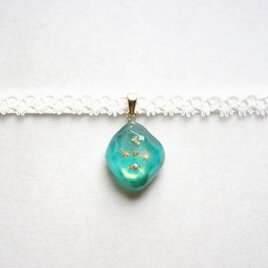 【受注製作】レジンアート　鉱物モチーフとタティングレースとサテンリボンのチョーカー〈聞こえる〉