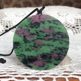 ルビーインゾイサイト　直径61㎜　ルビー　アニョライト　天然石　ネックレス　ペンダント