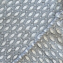 インド ブロックプリント生地 [50cm単位切売] サンガネリ 白いさかな on グレー 魚 フィッシュ IF0513