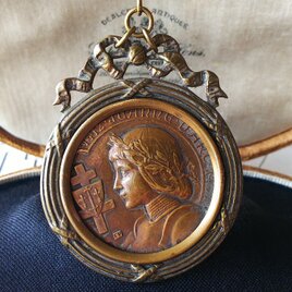 アンティーク　ジャンヌダルク／Ribbon　ネックレス