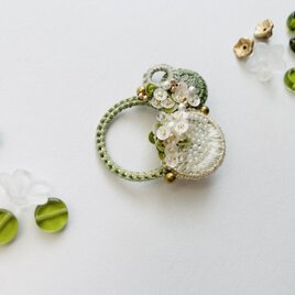 ﾌﾞﾛｰﾁ／garden ーｶﾞｰﾃﾞﾝー ／ 軽いつけ心地／ｸﾞﾘｰﾝ緑系b00b