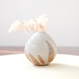 【薪窯焼成】白陶土と白釉の流しがけ一輪挿し