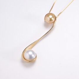 南洋パールWaves IIネックレス（ゴールド色）