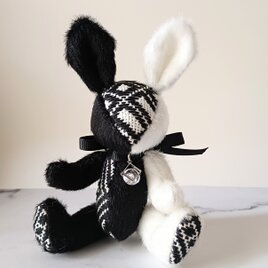 【4月誕生石・オーダーメイド】こぎん刺しぬいぐるみ 総刺しこぎんウサギ ダイヤモンド