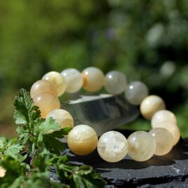 ナチュラルピーチレインボームーンストーン　13mm 　恋愛、安産、女性の魅力を引き出す