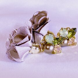 ビジュー付きフラワータッセルピアス♡