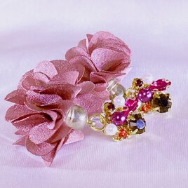 ビジュー付きフラワータッセルピアス♡
