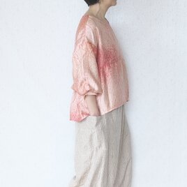 ペプラムプルオーバー