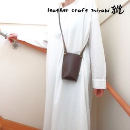 スマホとミニ財布だけ入れて♪《牛革》スリムミニ・サコッシュ・ダークブラウン・スムース・0182