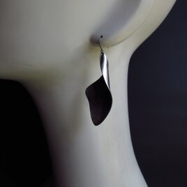 燻し銀のシルバーピアス(イヤリング)