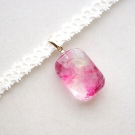 【受注製作】レジンアート　エメラルドカットとタティングレースとサテンリボンのチョーカー〈薔薇は降る〉