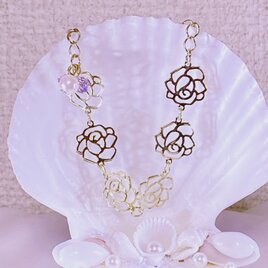 スワロフスキーと透かしローズのコラボレーションブレスレット♡