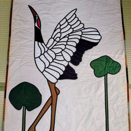 パッチワークキルト　ステンドグラス　和風　タペストリ　【鶴】