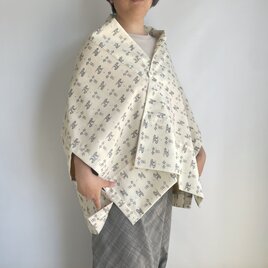 【1点もの】さんかく羽織 裏地・ブローチ付き -ウール 着物地 生成りに絣模様 & 絹八掛 黄色 （ヴィンテージ） TRH468