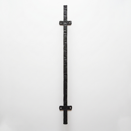 【ロートアイアンのドアハンドル】角16㎜ｘ長さ50㎝（横プレート）｜ 無垢角鉄・鍛造のアイアンバー・手すり・傘かけ