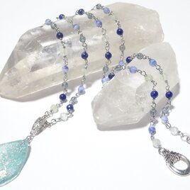 ライトブルーカラーローマングラスのロングネックレス