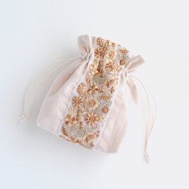 インド刺繍リボンのマチのある巾着ポーチ 　ライトベージュ