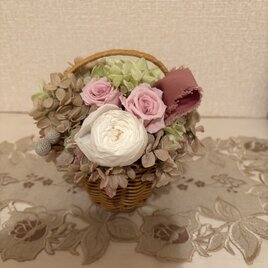 【在庫のみ】ピンクのリボンがかわいいフラワーバスケット　小