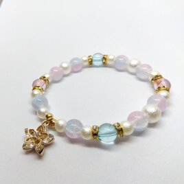クラックビーズとコットンパールのゴムブレスレット　朝やけ