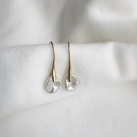 花びらケシパールピアス