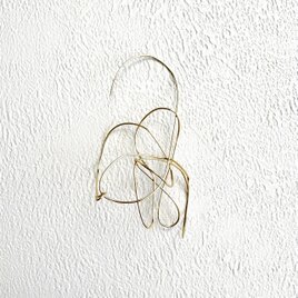 細目ゴールドワイヤーのぐちゃぐちゃピアス（片耳）