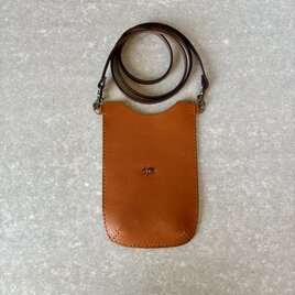 栃木レザー 手縫いのスマホポシェット　（キャメル)